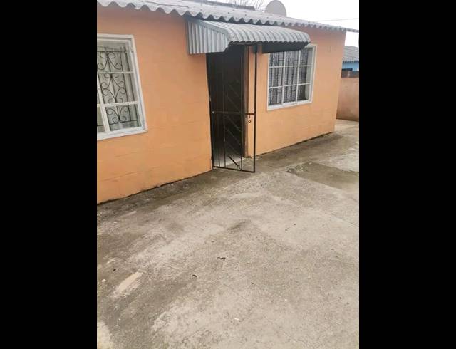 2 BEDROOM FREESTANDING FOR SALE IN IMBALI